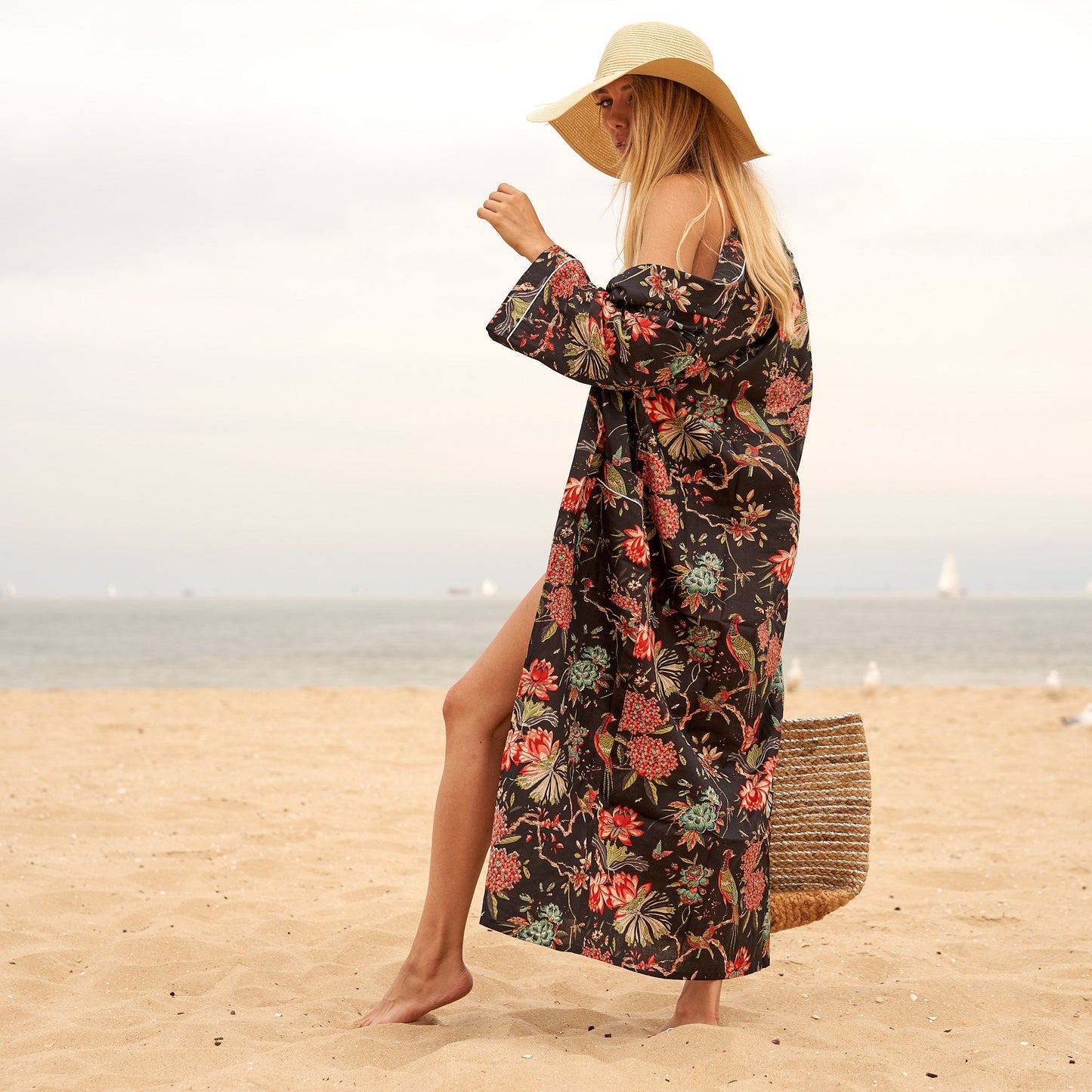 Fashionable kimono robe in soft, breathable fabric