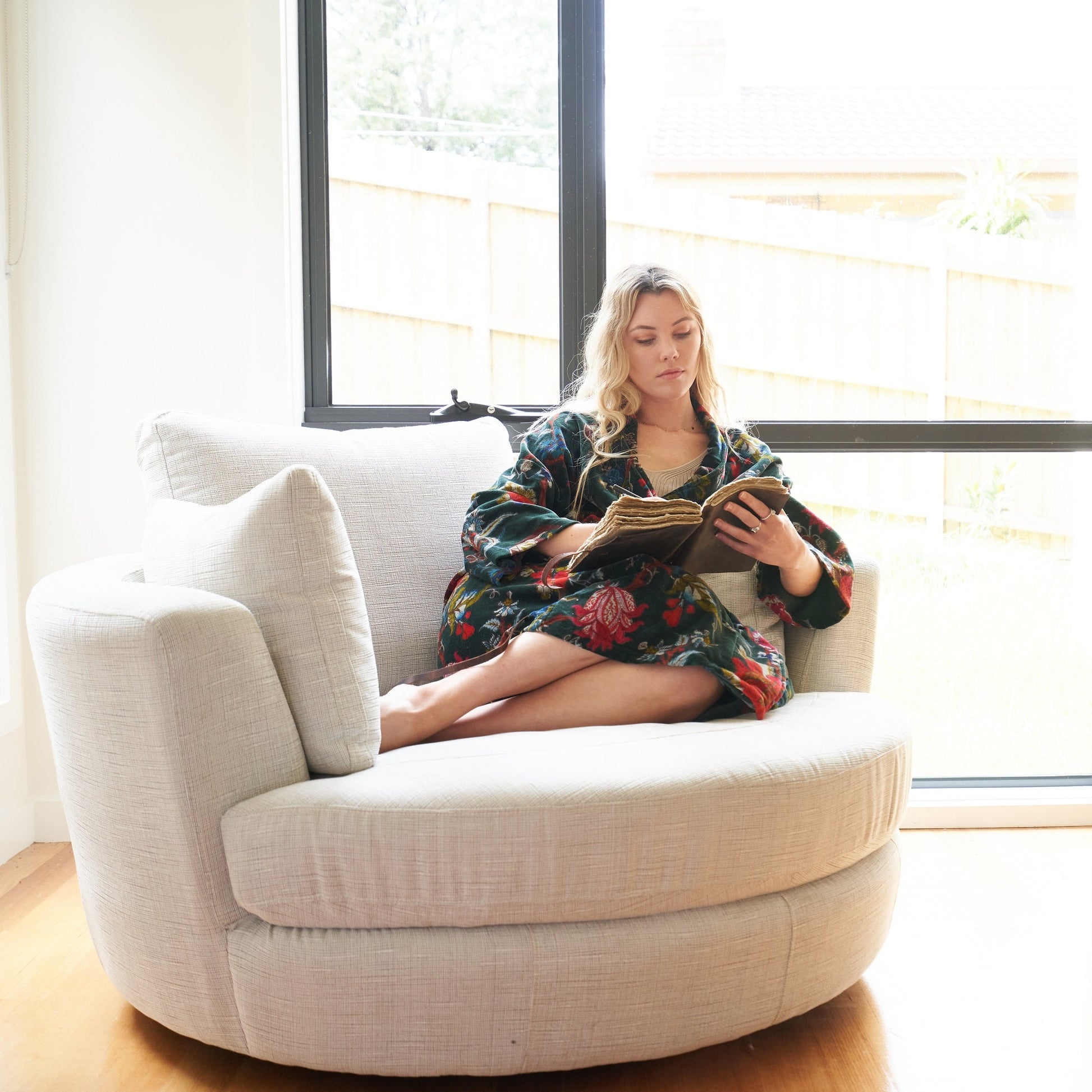 Elegant cotton kimono in soft hues
