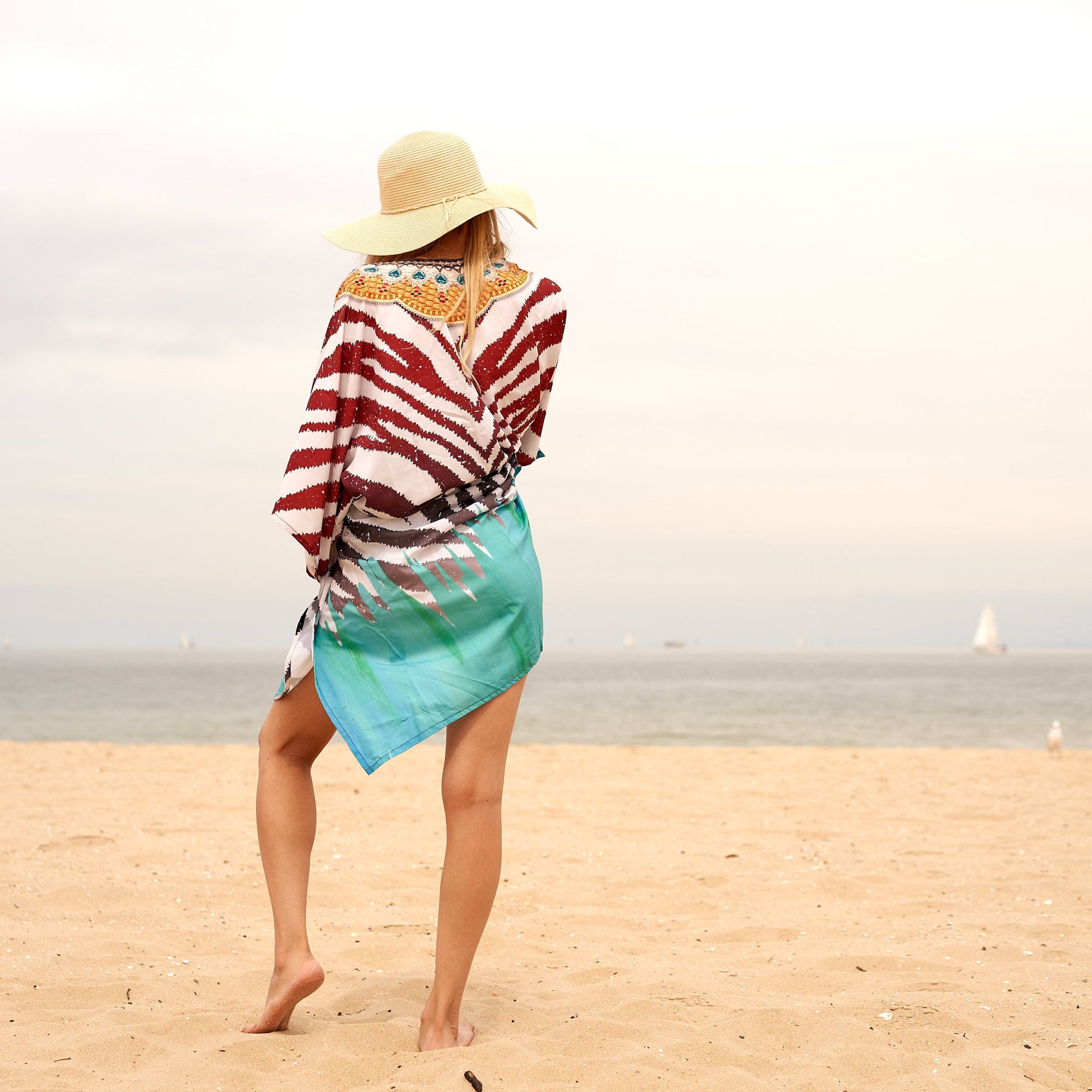 Long kimono robe with a classic drape
