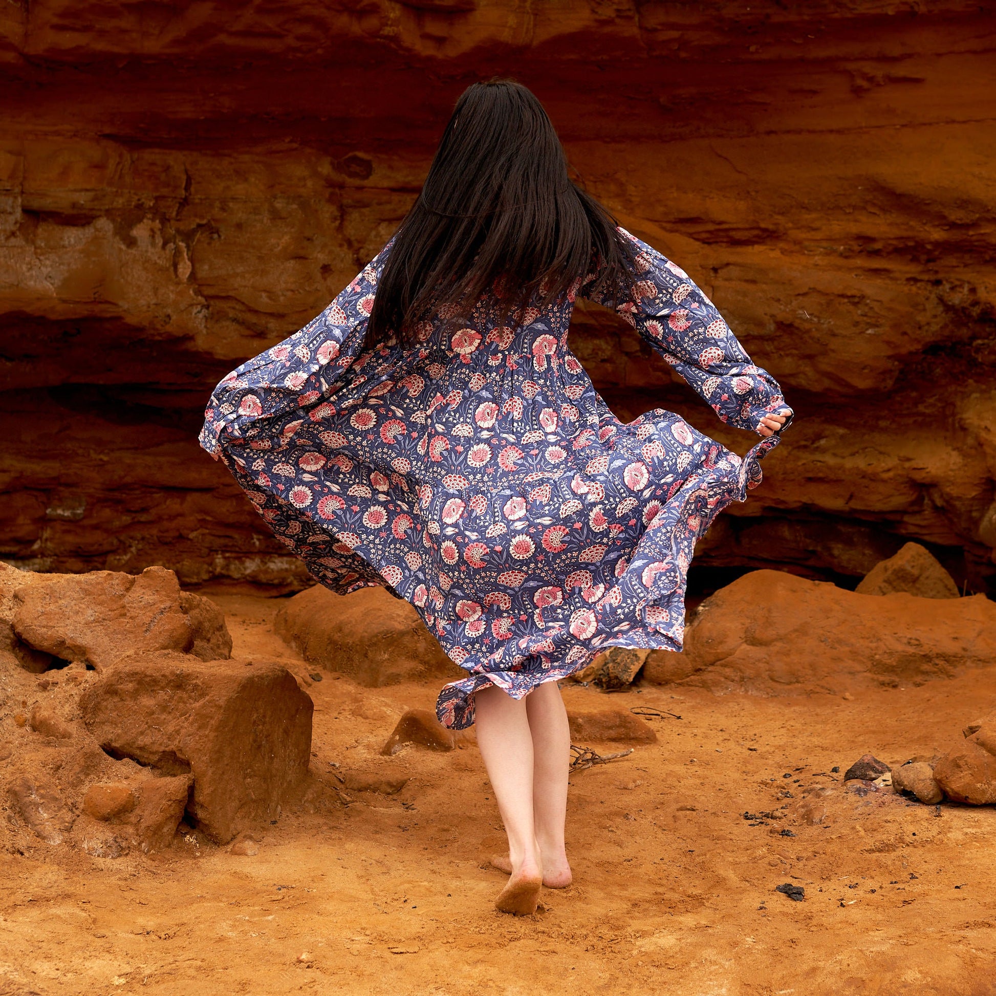 Relaxed-fit kimono with elegant draping
