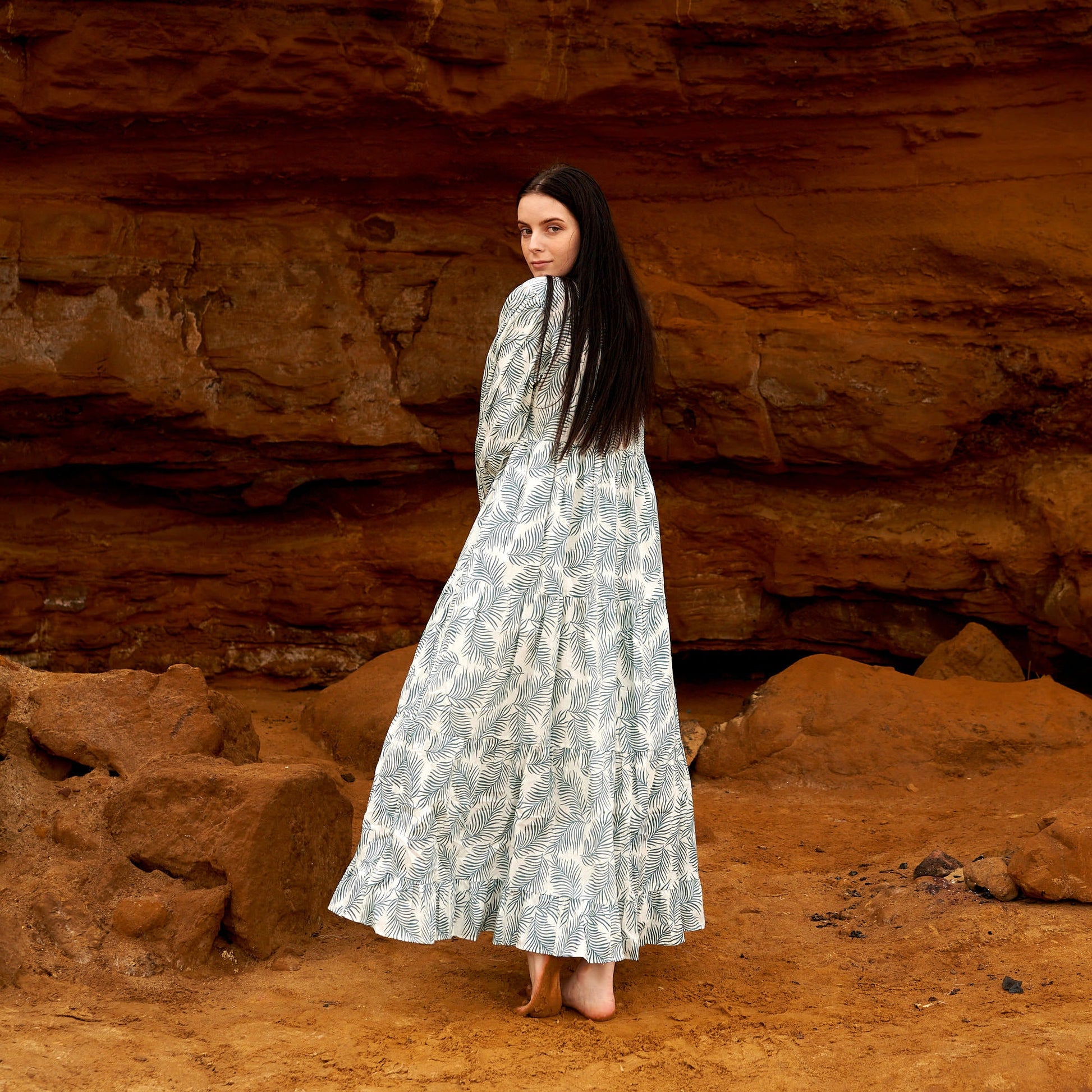 Chic and modern boho dress with a flattering fit
