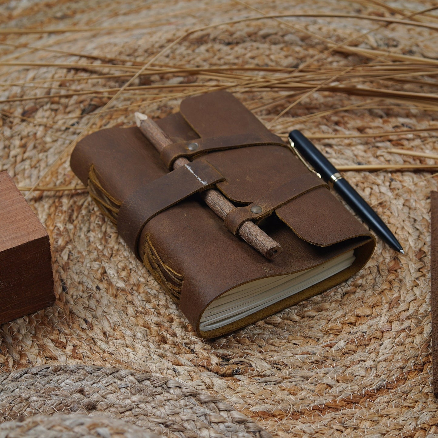 Vintage Leather Journal - Penning Down Heritage
